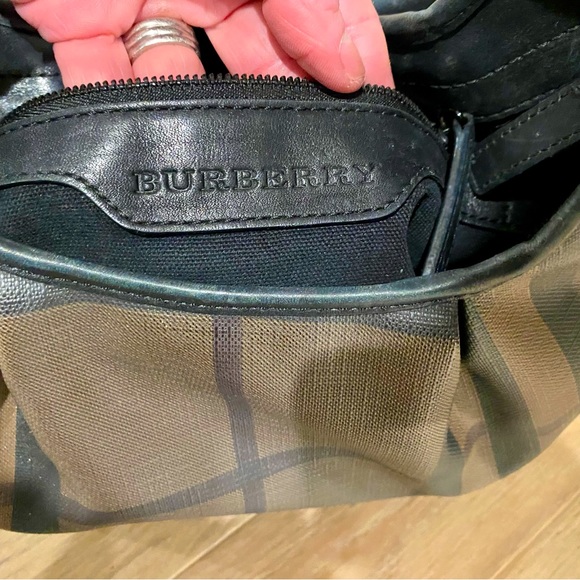BURBERRY shoulder bag, authentic with dust bag - Picture 15 of 15